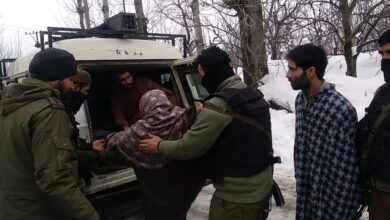 Photo of Police evacuates pregnant lady to hospital in Kulgam