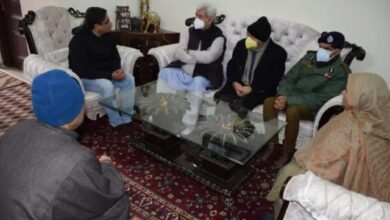 Photo of LG visits family of slain goldsmith, expresses solidarity