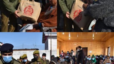 Photo of Pulwama Police distributes Covid-19 safety kits among poor and needy families