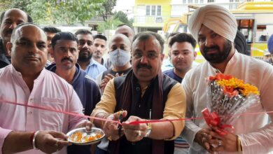 Photo of Vikram Randhawa inaugurated a jewelry shop at Charak Chowk, Channi Himmat