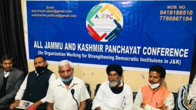 Photo of AJKPC flays self-styled leader Shafiq Mir for bartering interests of PRIs in J&K