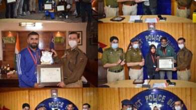 Photo of Budgam Police felicitated meritorious Sports Persons of the District