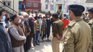 Photo of SSP Srinagar holds counselling session with youth and their parents at Rainawari