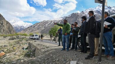 Photo of CEC Feroz Khan takes stock of ongoing widening, construction works by NHIDCL on Kargil Zanskar Road NH-301