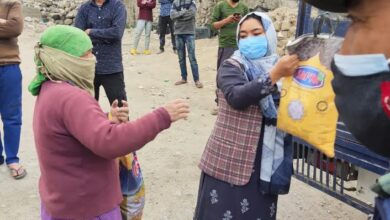 Photo of District Administration Kargil distributes free dry ration kits among more than 300 migrant laborers