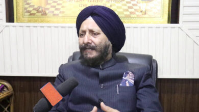 Photo of Farooq, Omar condole demise of Gurdeep Singh Sasan