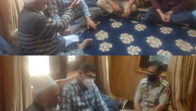 Photo of DC Budgam & SSP Budgam visited the bereaved family of the deceased girl at Ompora Budgam