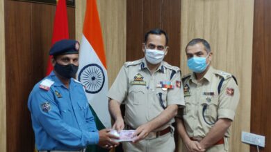 Photo of Traffic Police City Jammu Voluntarily Contributed  Money for Treatment of Son of their Colleague