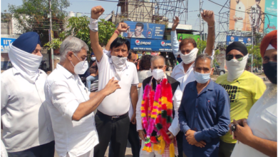 Photo of Bhim Singh was given grand reception at Jammu Airport on his return from New Delhi 