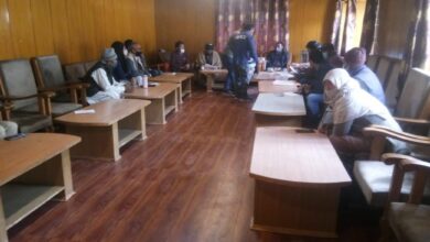 Photo of SDM Sankoo discusses COVID-19 Vaccination status of 18-44 years population with Councillors, religious heads, BDC Chairpersons