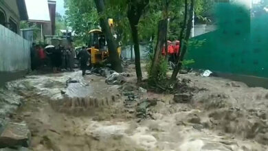 Photo of Cloudburst triggers flash floods in several areas of Kashmir