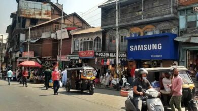 Photo of Markets reopen in Kashmir parts, transport plies again after 4 days