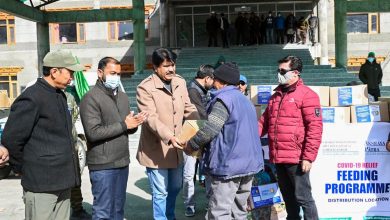 Photo of CEC Feroz Khan flags off vehicles with grocery kits for all sub divisions donated by Akshaya Patra Foundation