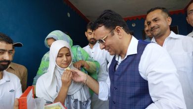Photo of Choudhary Zulfikar Ali visits Hiranagar to congratulate Summara Shakeel for securing 99.2% marks in 10th class exams