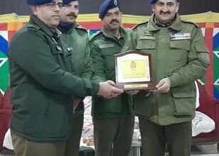 Photo of Traffic Police City Jammu bids warm farewell to outgoing SSP Traffic on his transfer