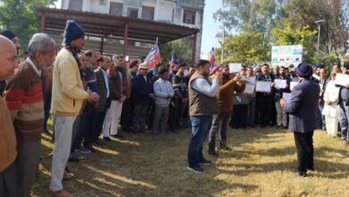 Photo of Apni Party holds protest against PDD in Vijaypur